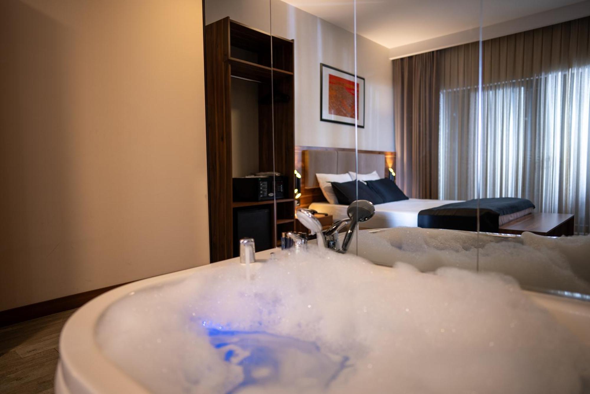 Mari Suites Hotel Istanbul Exterior photo